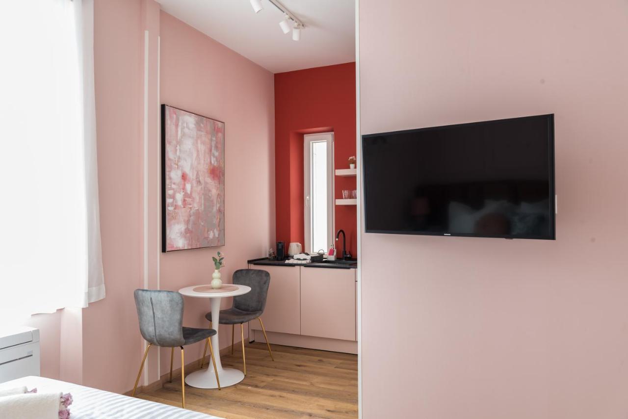 Center De Lux “ Zara “ Apartment