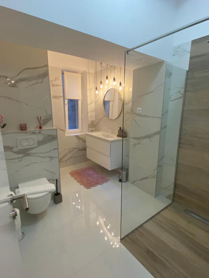 Center De Lux “ Zara “ Appartement